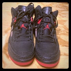 Jordan spike lee 3 with crease protectors included